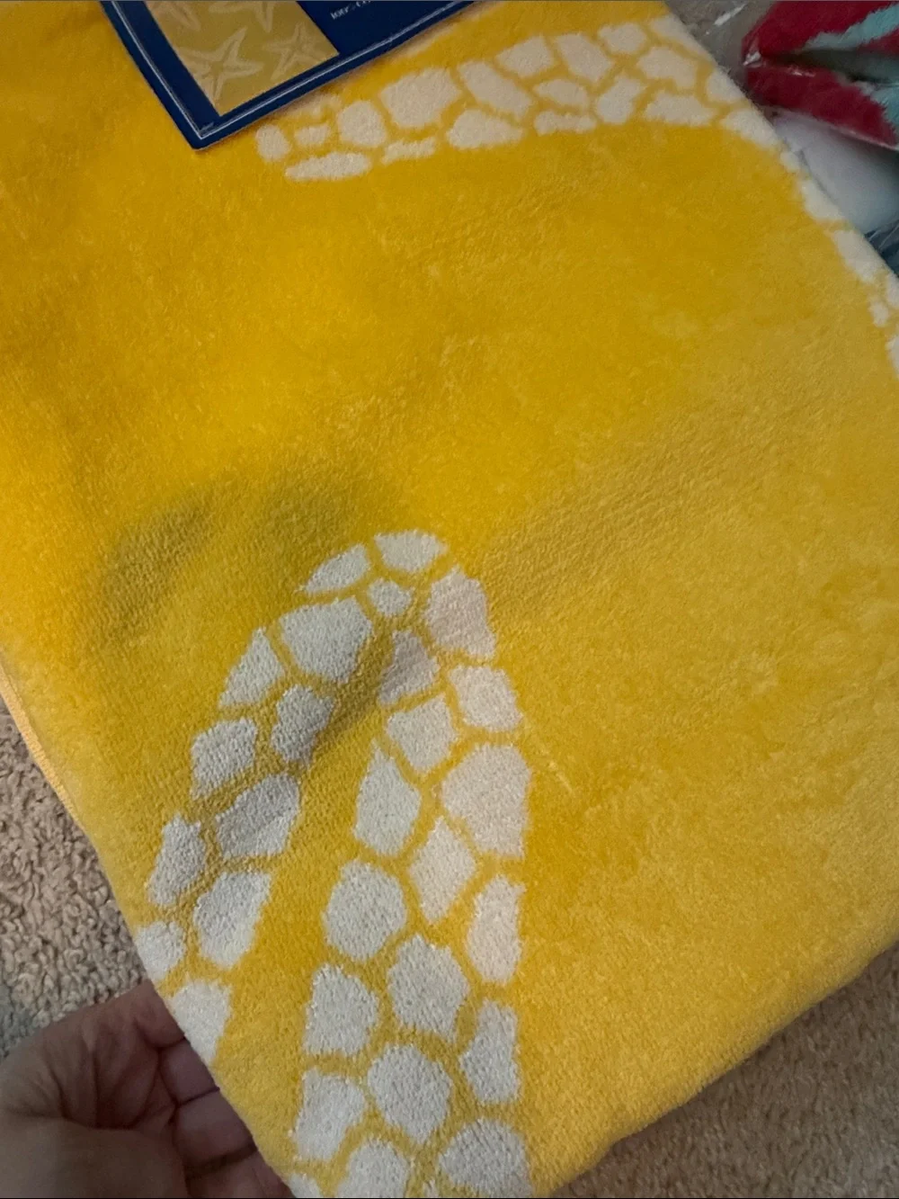 Southern Living Oversized Yellow and White Starfish Beach Towel 40x70